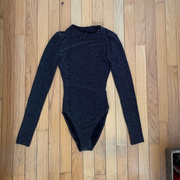 Like New Open Back Bodysuit, worn twice (small snag on crotch), Xs - Picture 2 of 4